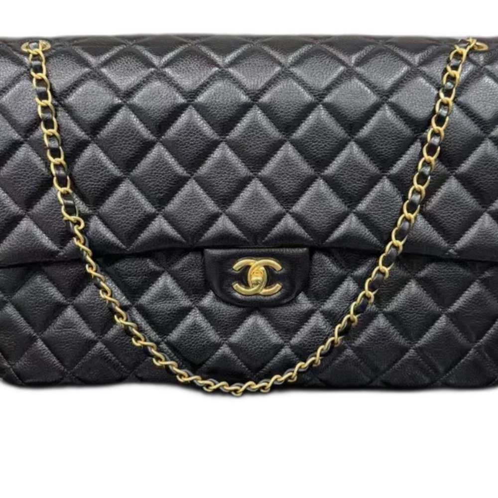 Chanel 46 mm very rare and hard to find airliner oversize bag